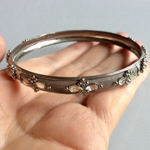 Vintage Crystal Rhinestone Mesh Bangle Bracelet Classic Style Silver Tone